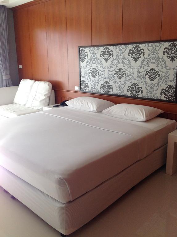 Marsi Pattaya Hotel Buitenkant foto