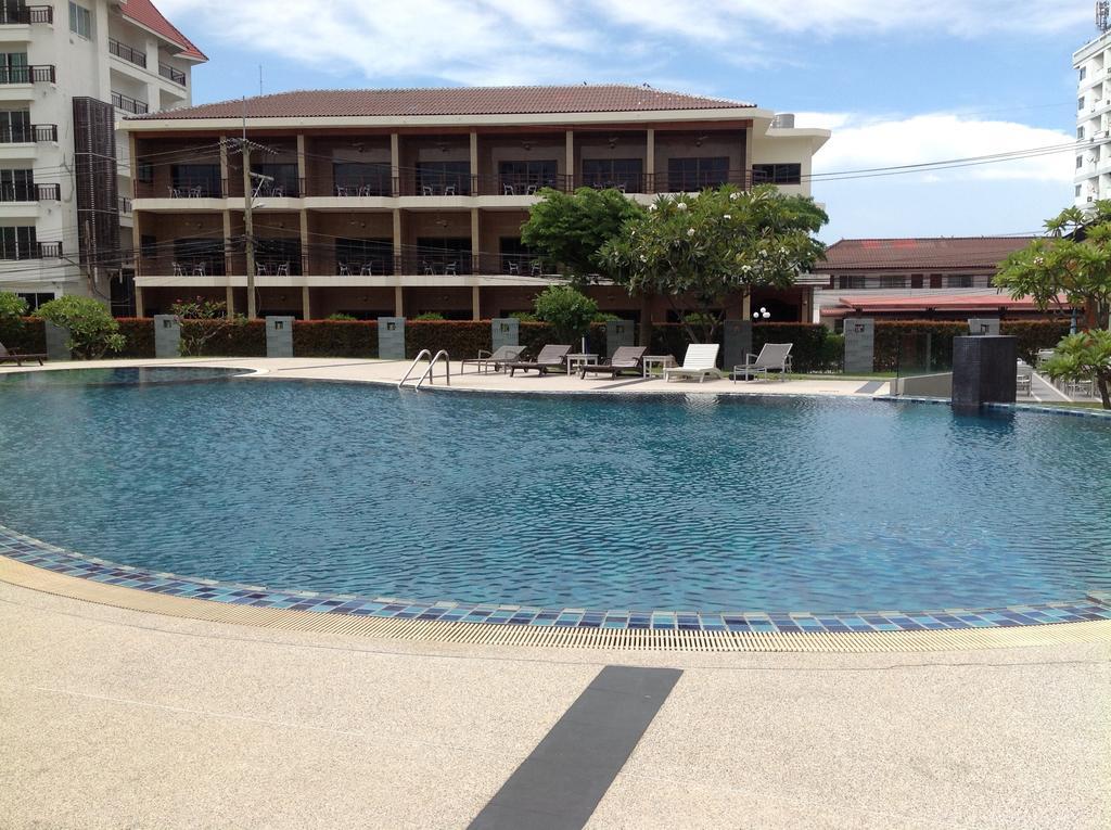 Marsi Pattaya Hotel Buitenkant foto