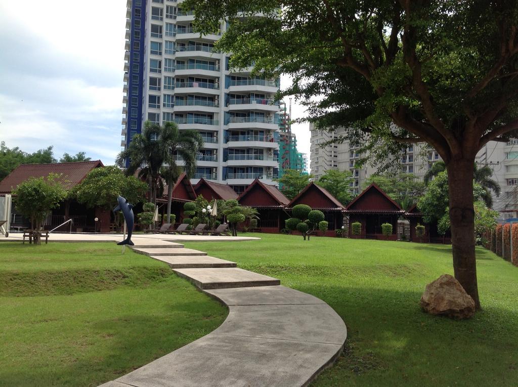 Marsi Pattaya Hotel Buitenkant foto