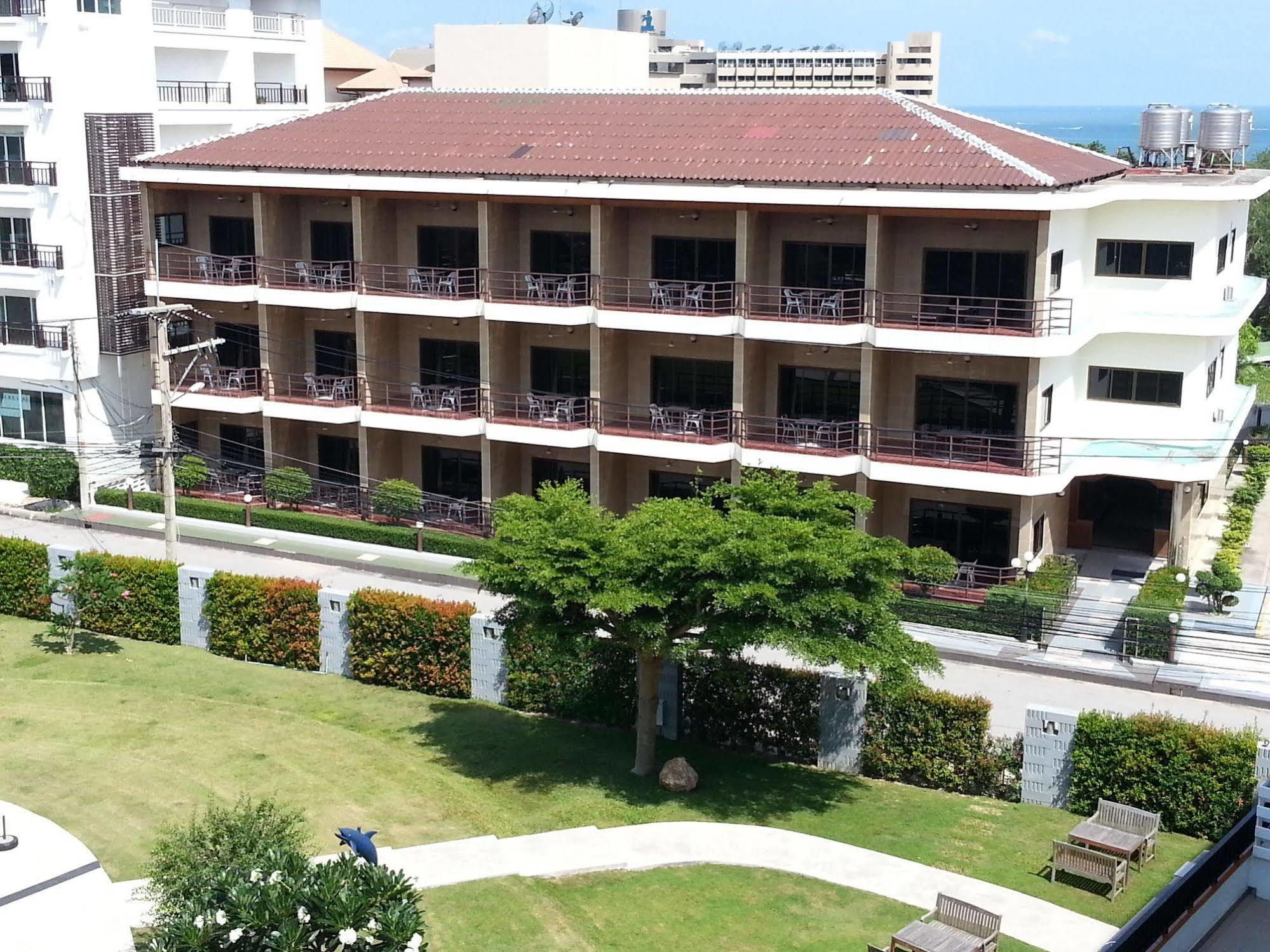 Marsi Pattaya Hotel Buitenkant foto