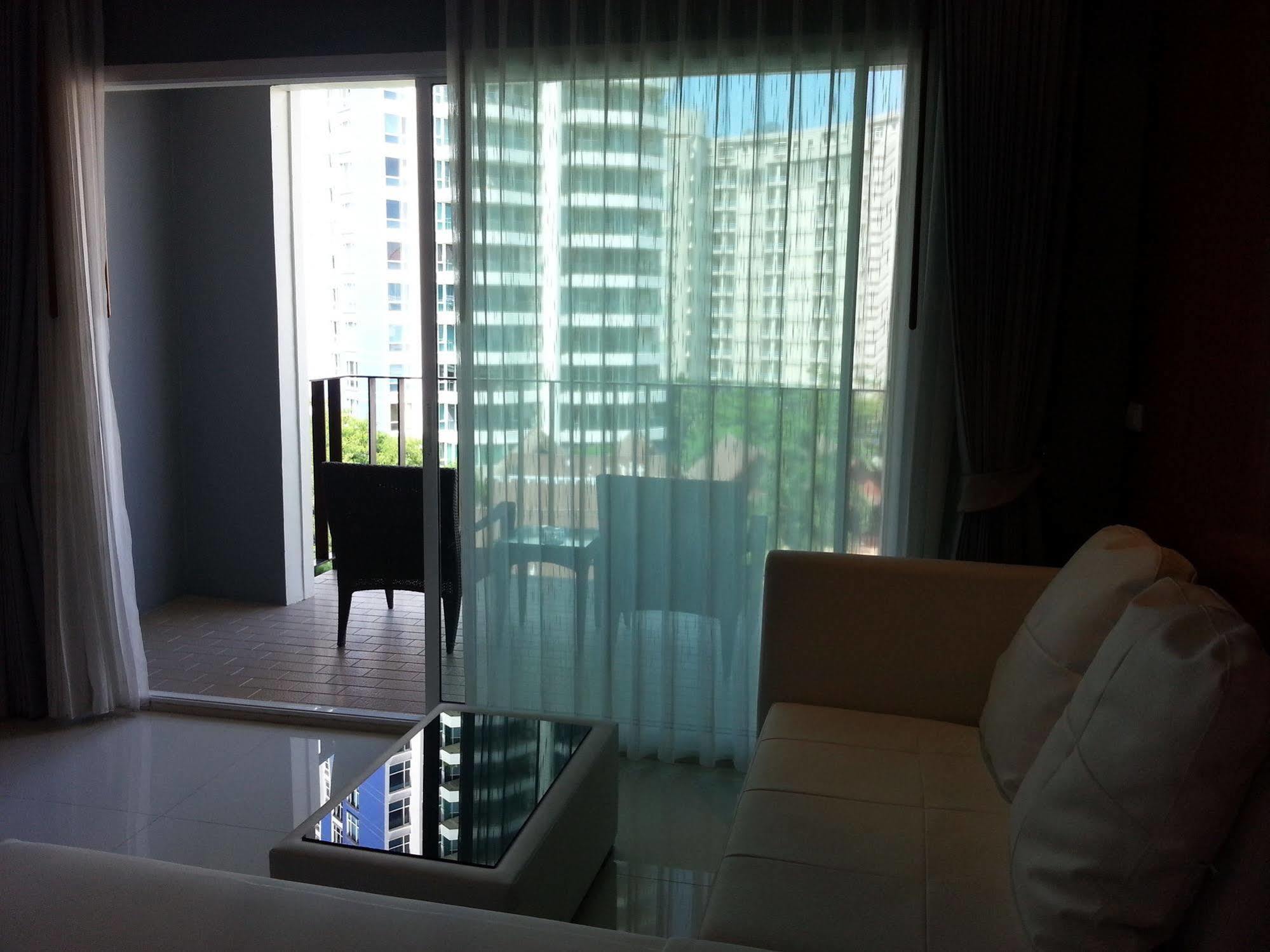 Marsi Pattaya Hotel Buitenkant foto