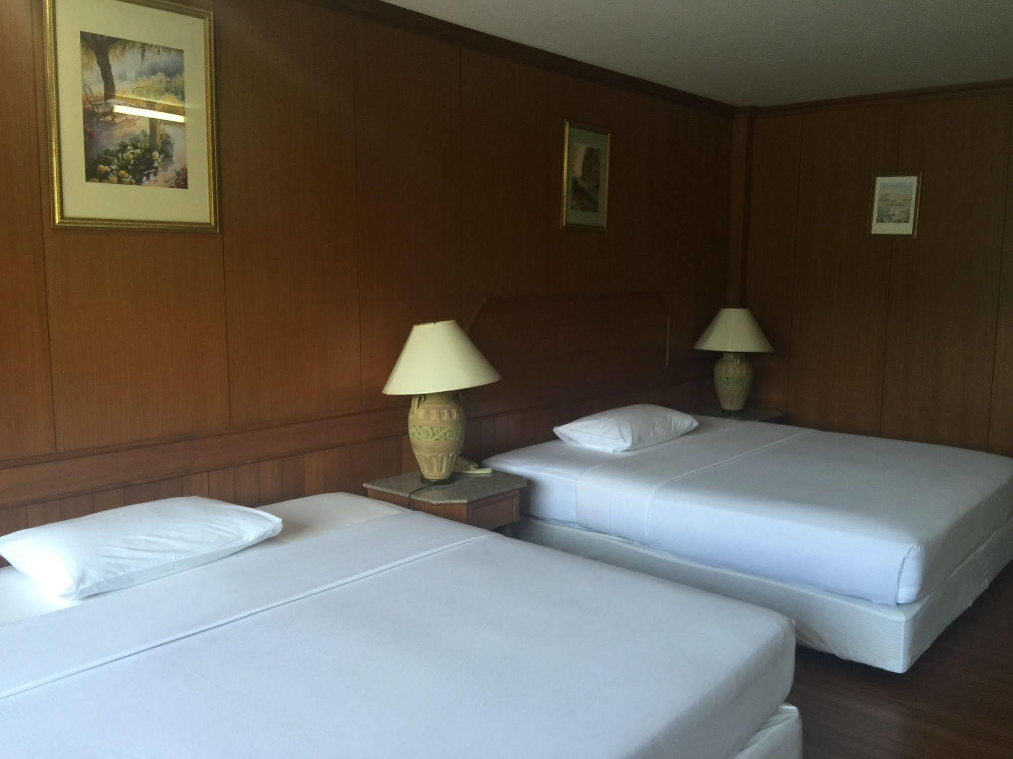 Marsi Pattaya Hotel Buitenkant foto